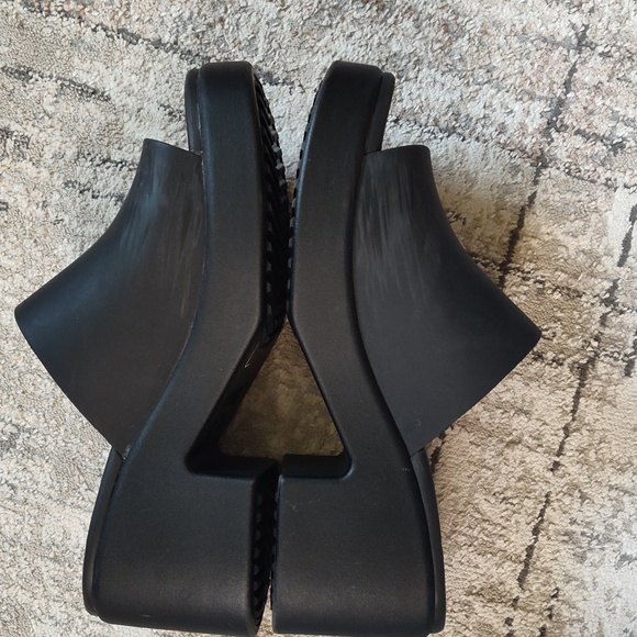 Crocs, Ladies LiteRide Mules, Black, Sz 10 - Picture 4 of 6